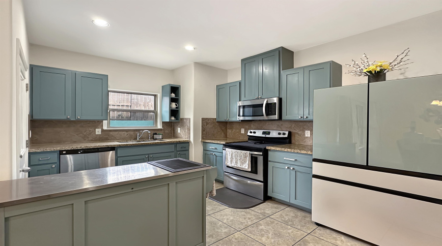 5714 Montevista Dr., Laredo, Texas 78041, 3 Bedrooms Bedrooms, 5 Rooms Rooms,2 BathroomsBathrooms,Residential,For Rent,5714 Montevista Dr.,20263819
