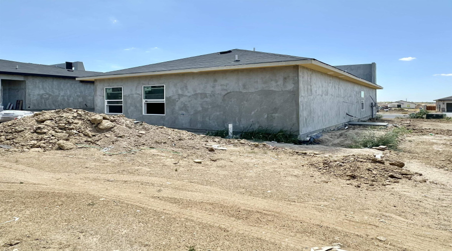 6106 Cherimoya Ln., Laredo, Texas 78046-0000, 3 Bedrooms Bedrooms, 4 Rooms Rooms,2 BathroomsBathrooms,Residential,For Sale,6106 Cherimoya Ln.,20263820