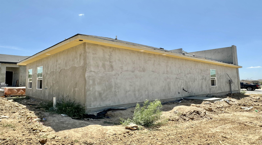 6106 Cherimoya Ln., Laredo, Texas 78046-0000, 3 Bedrooms Bedrooms, 4 Rooms Rooms,2 BathroomsBathrooms,Residential,For Sale,6106 Cherimoya Ln.,20263820