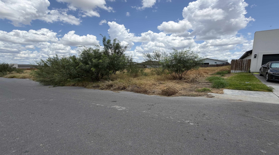 1415 El Zarape Ln., Laredo, Texas 78046, ,Land,For Sale,1415 El Zarape Ln.,20263821