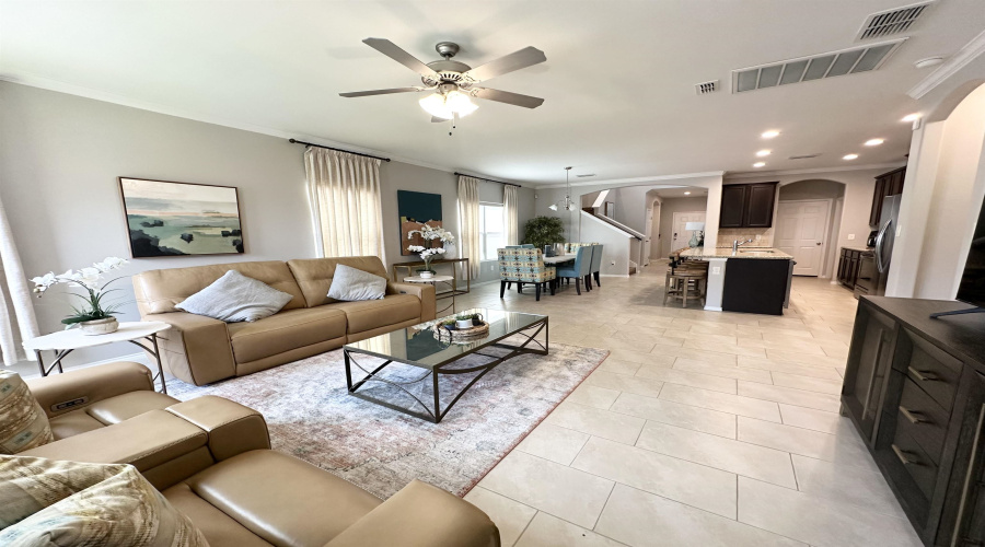 310 Baywater Hill Ln, Laredo, Texas 78045, 4 Bedrooms Bedrooms, 8 Rooms Rooms,3 BathroomsBathrooms,Residential,For Rent,310 Baywater Hill Ln,20263822