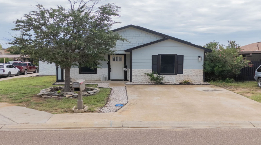 11814 Mohawk Dr, Laredo, Texas 78045, 3 Bedrooms Bedrooms, 5 Rooms Rooms,2 BathroomsBathrooms,Residential,For Sale,11814 Mohawk Dr,20263830