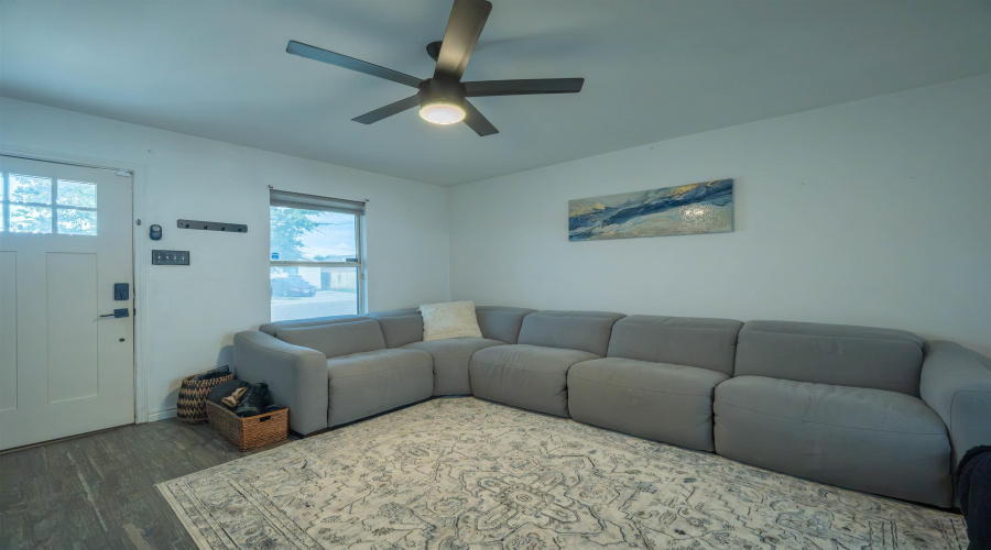 11814 Mohawk Dr, Laredo, Texas 78045, 3 Bedrooms Bedrooms, 5 Rooms Rooms,2 BathroomsBathrooms,Residential,For Sale,11814 Mohawk Dr,20263830
