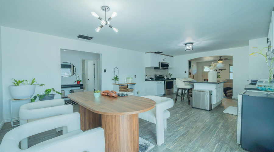11814 Mohawk Dr, Laredo, Texas 78045, 3 Bedrooms Bedrooms, 5 Rooms Rooms,2 BathroomsBathrooms,Residential,For Sale,11814 Mohawk Dr,20263830