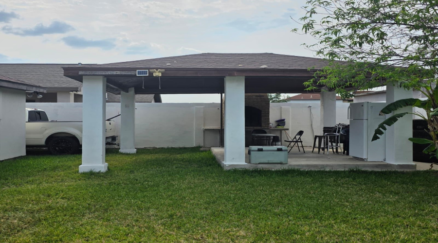 1424 Franc Cigarroa Dr, Laredo, Texas 78046, 4 Bedrooms Bedrooms, 6 Rooms Rooms,2 BathroomsBathrooms,Residential,For Rent,1424 Franc Cigarroa Dr,20263834