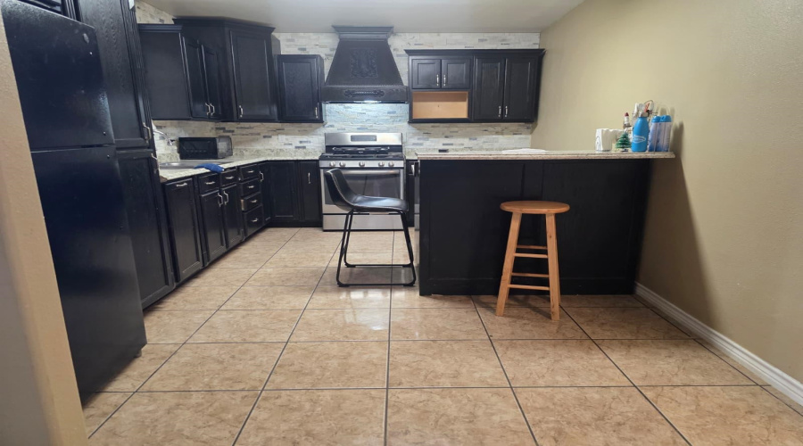 1424 Franc Cigarroa Dr, Laredo, Texas 78046, 4 Bedrooms Bedrooms, 6 Rooms Rooms,2 BathroomsBathrooms,Residential,For Rent,1424 Franc Cigarroa Dr,20263834