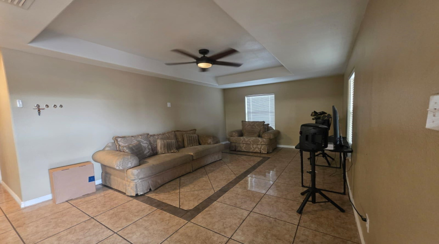 1424 Franc Cigarroa Dr, Laredo, Texas 78046, 4 Bedrooms Bedrooms, 6 Rooms Rooms,2 BathroomsBathrooms,Residential,For Rent,1424 Franc Cigarroa Dr,20263834