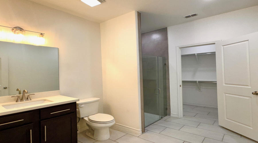 9913 Kaspar Dr., LAREDO, Texas 78045, 3 Bedrooms Bedrooms, 5 Rooms Rooms,3 BathroomsBathrooms,Residential,For Rent,9913 Kaspar Dr.,20263835