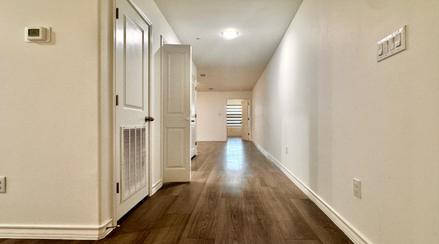 9913 Kaspar Dr., LAREDO, Texas 78045, 3 Bedrooms Bedrooms, 5 Rooms Rooms,3 BathroomsBathrooms,Residential,For Rent,9913 Kaspar Dr.,20263835