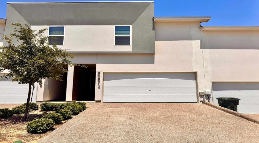 9913 Kaspar Dr., LAREDO, Texas 78045, 3 Bedrooms Bedrooms, 5 Rooms Rooms,3 BathroomsBathrooms,Residential,For Rent,9913 Kaspar Dr.,20263835