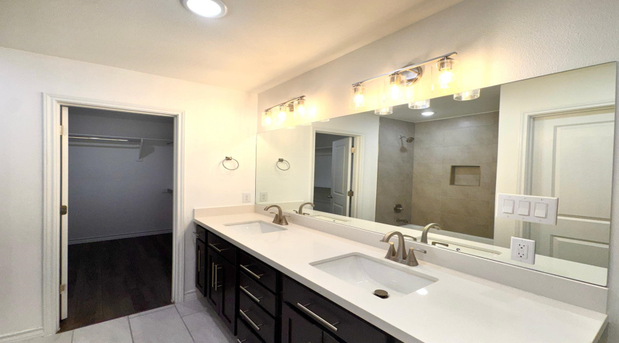 9913 Kaspar Dr., LAREDO, Texas 78045, 3 Bedrooms Bedrooms, 5 Rooms Rooms,3 BathroomsBathrooms,Residential,For Rent,9913 Kaspar Dr.,20263835