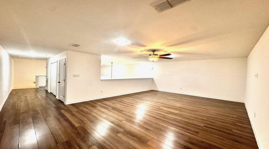 9913 Kaspar Dr., LAREDO, Texas 78045, 3 Bedrooms Bedrooms, 5 Rooms Rooms,3 BathroomsBathrooms,Residential,For Rent,9913 Kaspar Dr.,20263835