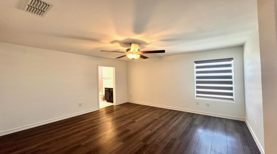 9913 Kaspar Dr., LAREDO, Texas 78045, 3 Bedrooms Bedrooms, 5 Rooms Rooms,3 BathroomsBathrooms,Residential,For Rent,9913 Kaspar Dr.,20263835