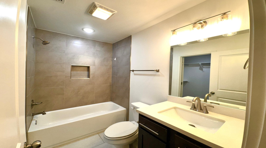 9913 Kaspar Dr., LAREDO, Texas 78045, 3 Bedrooms Bedrooms, 5 Rooms Rooms,3 BathroomsBathrooms,Residential,For Rent,9913 Kaspar Dr.,20263835