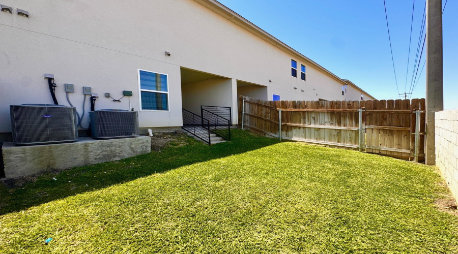 9913 Kaspar Dr., LAREDO, Texas 78045, 3 Bedrooms Bedrooms, 5 Rooms Rooms,3 BathroomsBathrooms,Residential,For Rent,9913 Kaspar Dr.,20263835