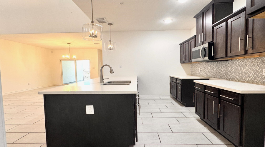 9913 Kaspar Dr., LAREDO, Texas 78045, 3 Bedrooms Bedrooms, 5 Rooms Rooms,3 BathroomsBathrooms,Residential,For Rent,9913 Kaspar Dr.,20263835
