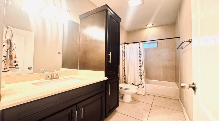 7607 Patricia Highsmith Dr, LAREDO, Texas 78041, 3 Bedrooms Bedrooms, 6 Rooms Rooms,2 BathroomsBathrooms,Residential,For Sale,7607 Patricia Highsmith Dr,20263836