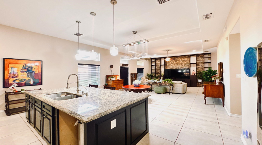 7607 Patricia Highsmith Dr, LAREDO, Texas 78041, 3 Bedrooms Bedrooms, 6 Rooms Rooms,2 BathroomsBathrooms,Residential,For Sale,7607 Patricia Highsmith Dr,20263836