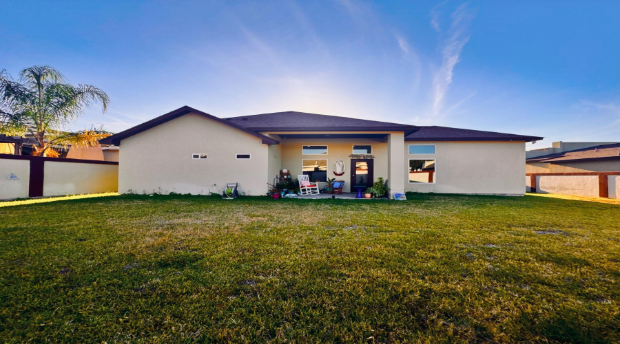 7607 Patricia Highsmith Dr, LAREDO, Texas 78041, 3 Bedrooms Bedrooms, 6 Rooms Rooms,2 BathroomsBathrooms,Residential,For Sale,7607 Patricia Highsmith Dr,20263836