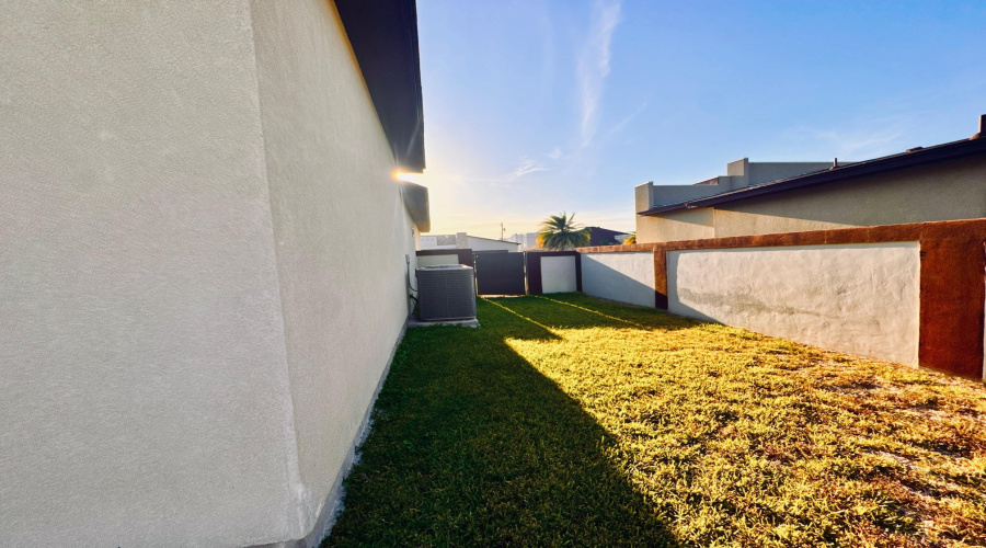 7607 Patricia Highsmith Dr, LAREDO, Texas 78041, 3 Bedrooms Bedrooms, 6 Rooms Rooms,2 BathroomsBathrooms,Residential,For Sale,7607 Patricia Highsmith Dr,20263836
