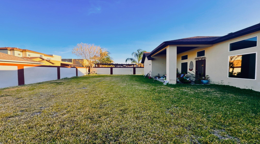 7607 Patricia Highsmith Dr, LAREDO, Texas 78041, 3 Bedrooms Bedrooms, 6 Rooms Rooms,2 BathroomsBathrooms,Residential,For Sale,7607 Patricia Highsmith Dr,20263836