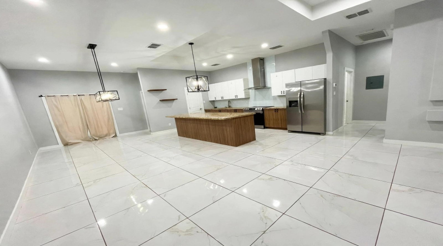 3807 Bella St., Laredo, Texas 78046, 3 Bedrooms Bedrooms, 5 Rooms Rooms,2 BathroomsBathrooms,Residential,For Sale,3807 Bella St.,20263837