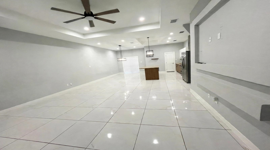 3807 Bella St., Laredo, Texas 78046, 3 Bedrooms Bedrooms, 5 Rooms Rooms,2 BathroomsBathrooms,Residential,For Sale,3807 Bella St.,20263837