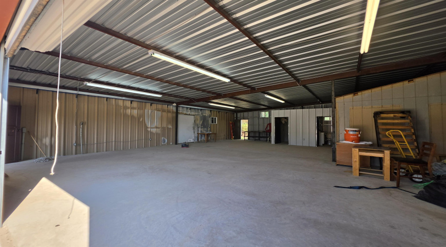 3202 Anna Ave, LAREDO, Texas 78041, ,2 BathroomsBathrooms,Commercial/industrial,For Rent,3202 Anna Ave,20263848