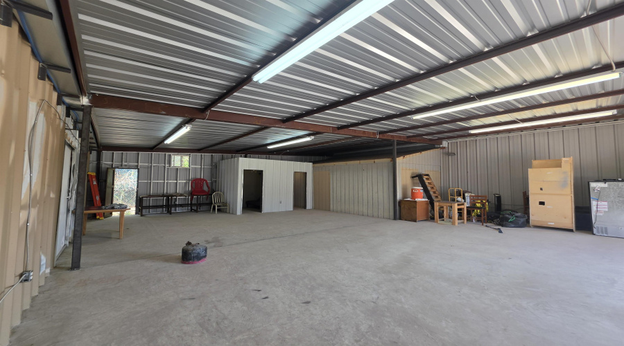 3202 Anna Ave, LAREDO, Texas 78041, ,2 BathroomsBathrooms,Commercial/industrial,For Rent,3202 Anna Ave,20263848