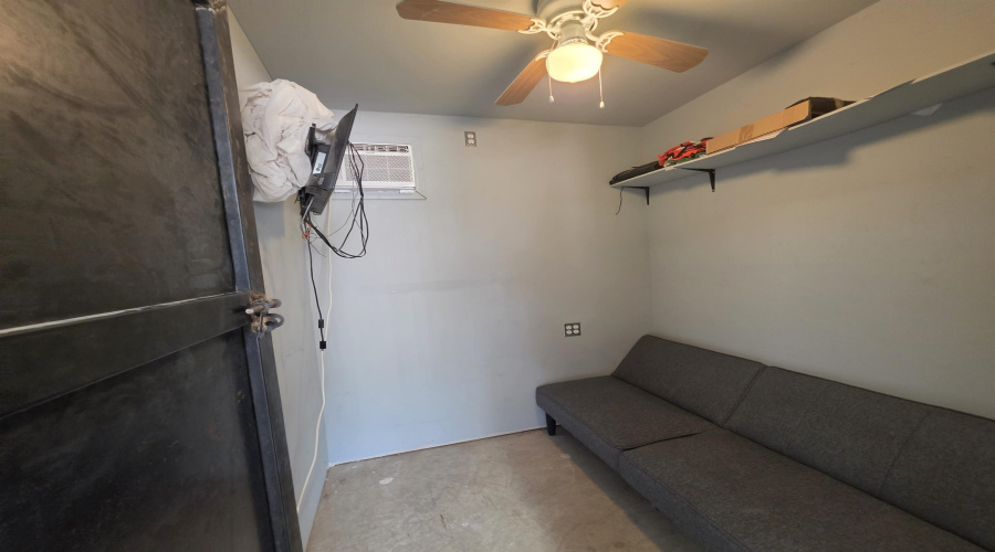 3202 Anna Ave, LAREDO, Texas 78041, ,2 BathroomsBathrooms,Commercial/industrial,For Rent,3202 Anna Ave,20263848
