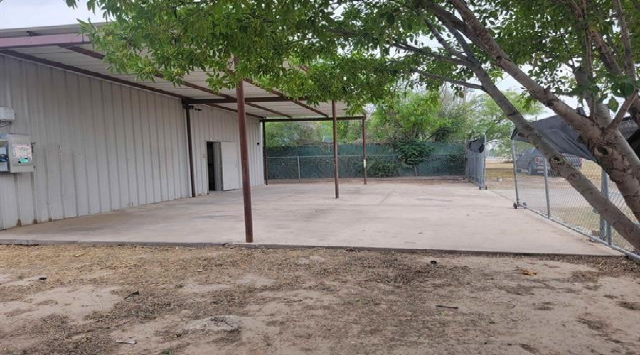 3202 Anna Ave, LAREDO, Texas 78041, ,2 BathroomsBathrooms,Commercial/industrial,For Rent,3202 Anna Ave,20263848