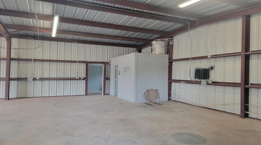 3202 Anna Ave, LAREDO, Texas 78041, ,2 BathroomsBathrooms,Commercial/industrial,For Rent,3202 Anna Ave,20263848