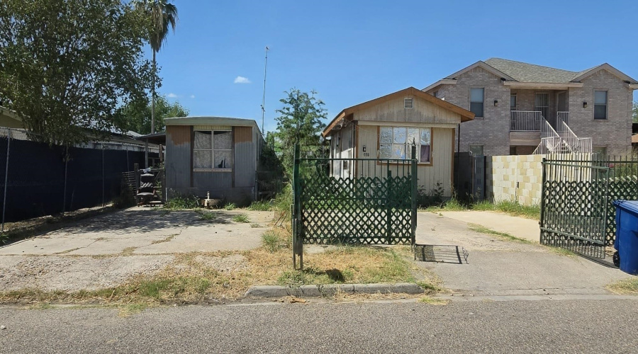 307 (1/2) W Sycamore St, Laredo, Texas 78041, ,Multi-family,For Sale,307 (1/2) W Sycamore St,20263849