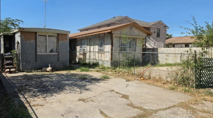 307 (1/2) W Sycamore St, Laredo, Texas 78041, ,Multi-family,For Sale,307 (1/2) W Sycamore St,20263849