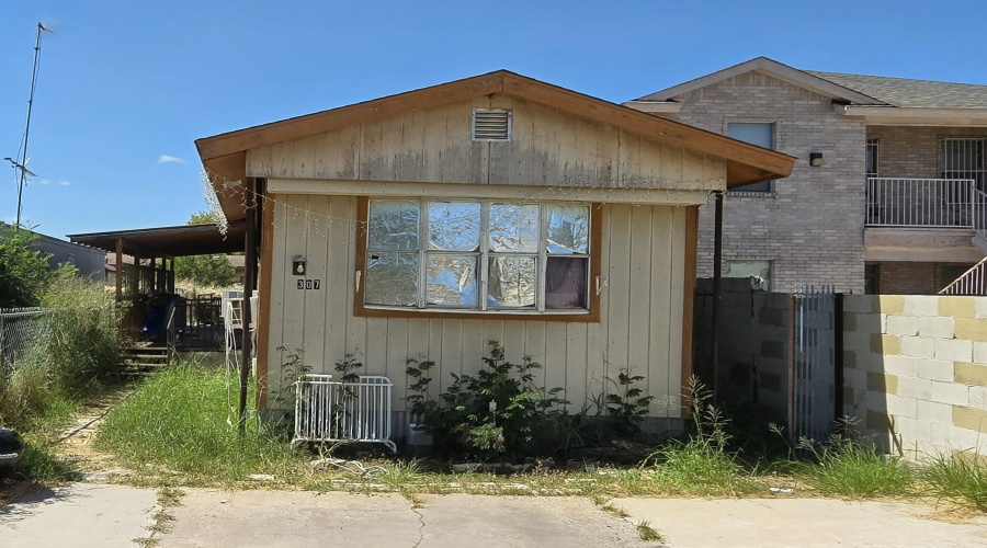 307 (1/2) W Sycamore St, Laredo, Texas 78041, ,Multi-family,For Sale,307 (1/2) W Sycamore St,20263849
