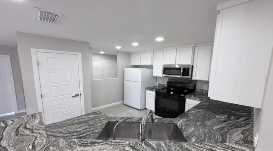 3506 Jose C Santos Dr, Laredo, Texas 78046, 3 Bedrooms Bedrooms, 5 Rooms Rooms,2 BathroomsBathrooms,Residential,For Rent,3506 Jose C Santos Dr,20263838