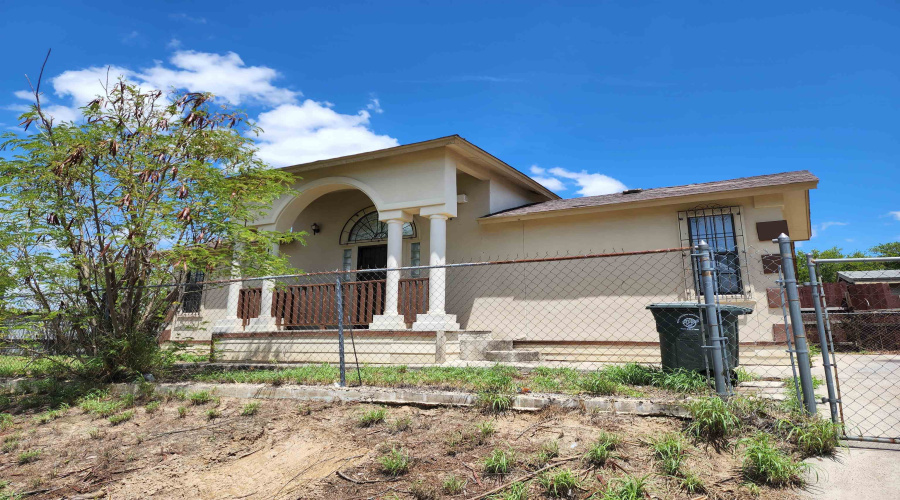 2202 Blaine St, Laredo, Texas 78043, 2 Bedrooms Bedrooms, 4 Rooms Rooms,1 BathroomBathrooms,Residential,For Rent,2202 Blaine St,20263839