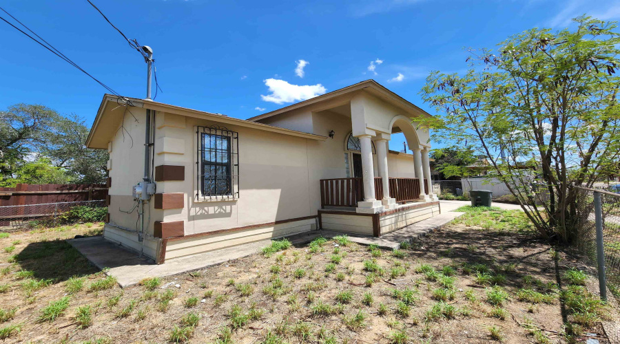 2202 Blaine St, Laredo, Texas 78043, 2 Bedrooms Bedrooms, 4 Rooms Rooms,1 BathroomBathrooms,Residential,For Rent,2202 Blaine St,20263839