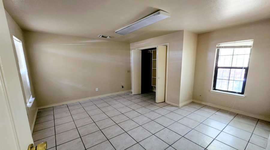 2202 Blaine St, Laredo, Texas 78043, 2 Bedrooms Bedrooms, 4 Rooms Rooms,1 BathroomBathrooms,Residential,For Rent,2202 Blaine St,20263839