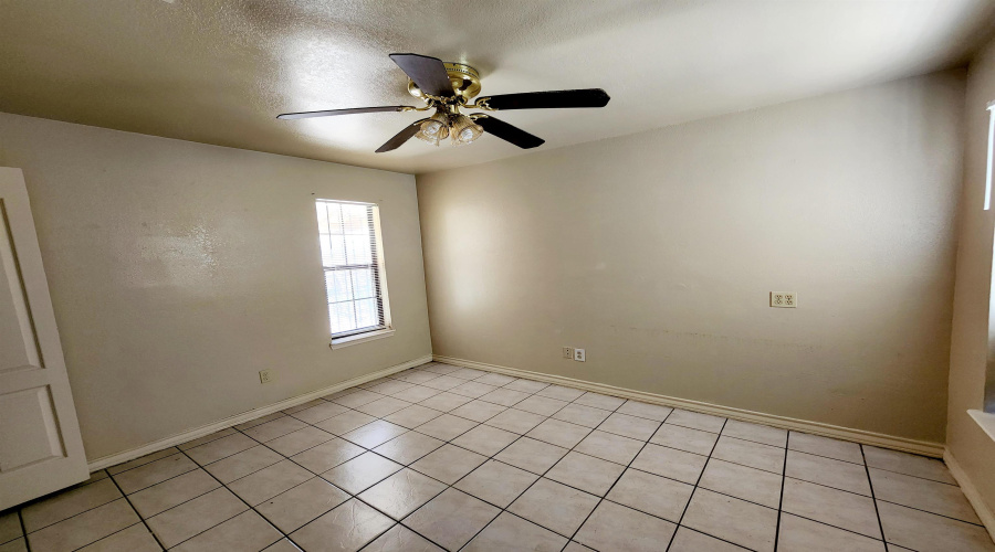 2202 Blaine St, Laredo, Texas 78043, 2 Bedrooms Bedrooms, 4 Rooms Rooms,1 BathroomBathrooms,Residential,For Rent,2202 Blaine St,20263839