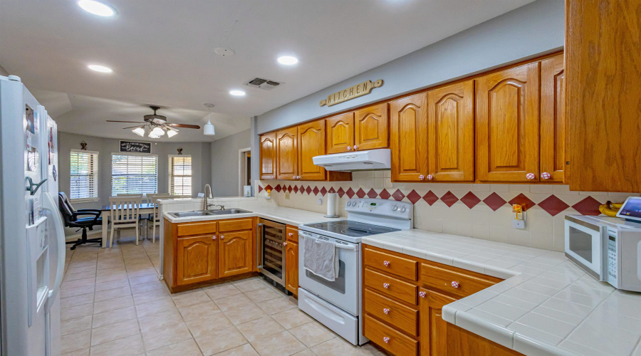 1612 Orange Blossom Lp, Laredo, Texas 78045, 3 Bedrooms Bedrooms, 5 Rooms Rooms,2 BathroomsBathrooms,Residential,For Sale,1612 Orange Blossom Lp,20263840