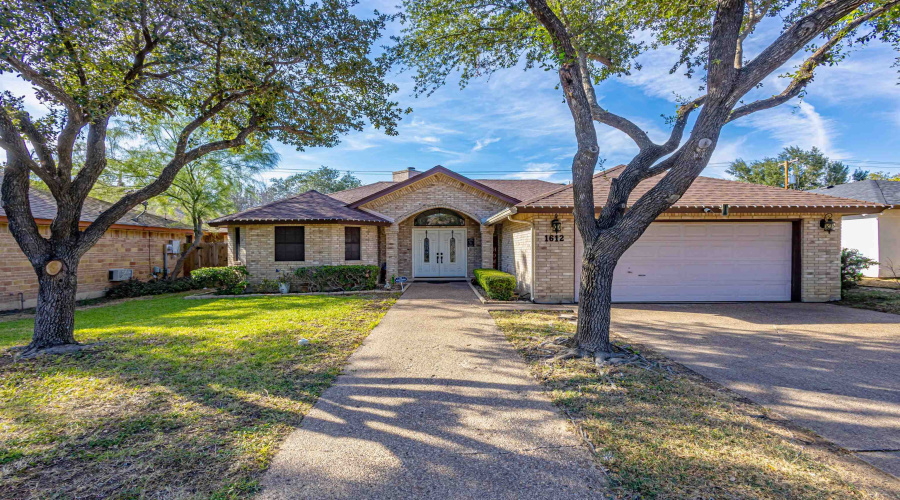 1612 Orange Blossom Lp, Laredo, Texas 78045, 3 Bedrooms Bedrooms, 5 Rooms Rooms,2 BathroomsBathrooms,Residential,For Sale,1612 Orange Blossom Lp,20263840