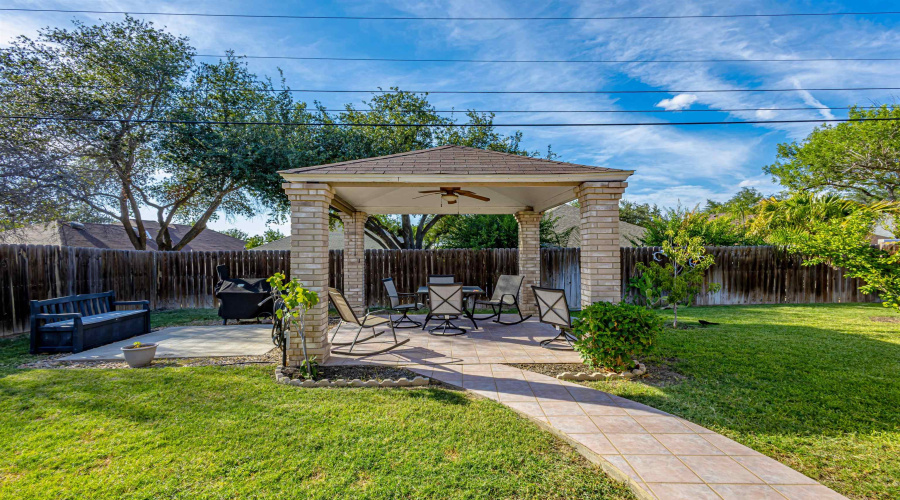 1612 Orange Blossom Lp, Laredo, Texas 78045, 3 Bedrooms Bedrooms, 5 Rooms Rooms,2 BathroomsBathrooms,Residential,For Sale,1612 Orange Blossom Lp,20263840