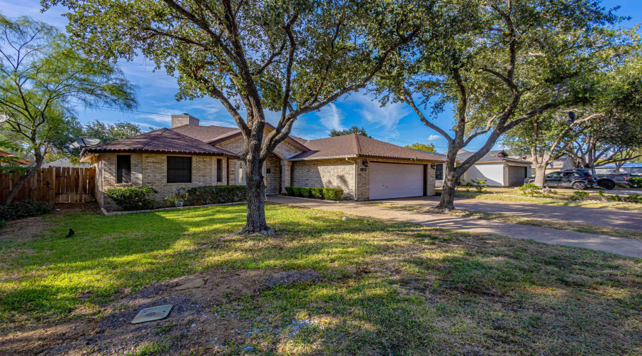 1612 Orange Blossom Lp, Laredo, Texas 78045, 3 Bedrooms Bedrooms, 5 Rooms Rooms,2 BathroomsBathrooms,Residential,For Sale,1612 Orange Blossom Lp,20263840