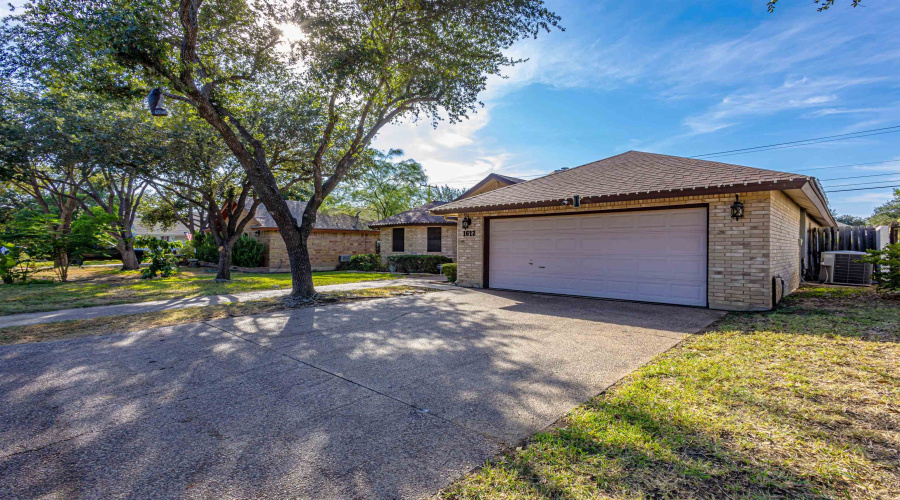 1612 Orange Blossom Lp, Laredo, Texas 78045, 3 Bedrooms Bedrooms, 5 Rooms Rooms,2 BathroomsBathrooms,Residential,For Sale,1612 Orange Blossom Lp,20263840