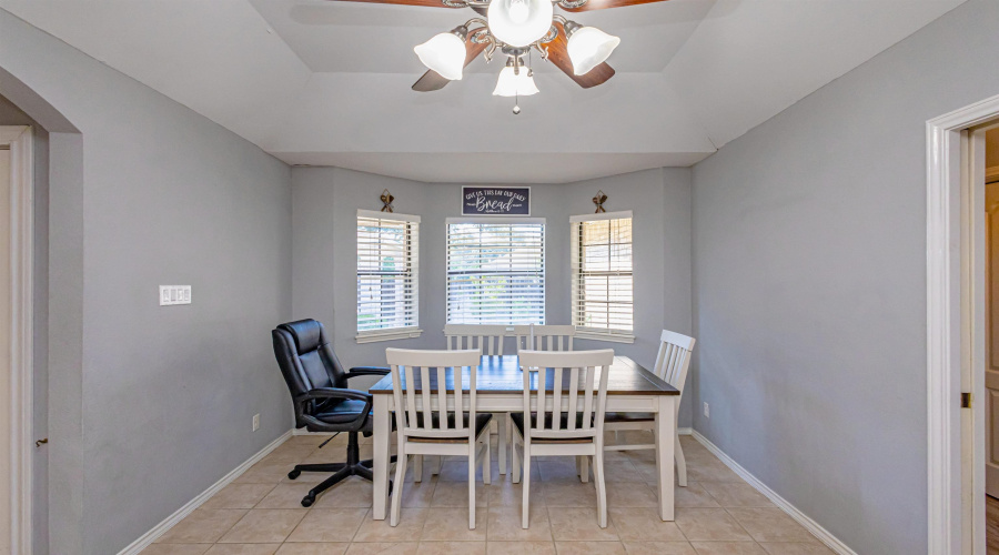 1612 Orange Blossom Lp, Laredo, Texas 78045, 3 Bedrooms Bedrooms, 5 Rooms Rooms,2 BathroomsBathrooms,Residential,For Sale,1612 Orange Blossom Lp,20263840