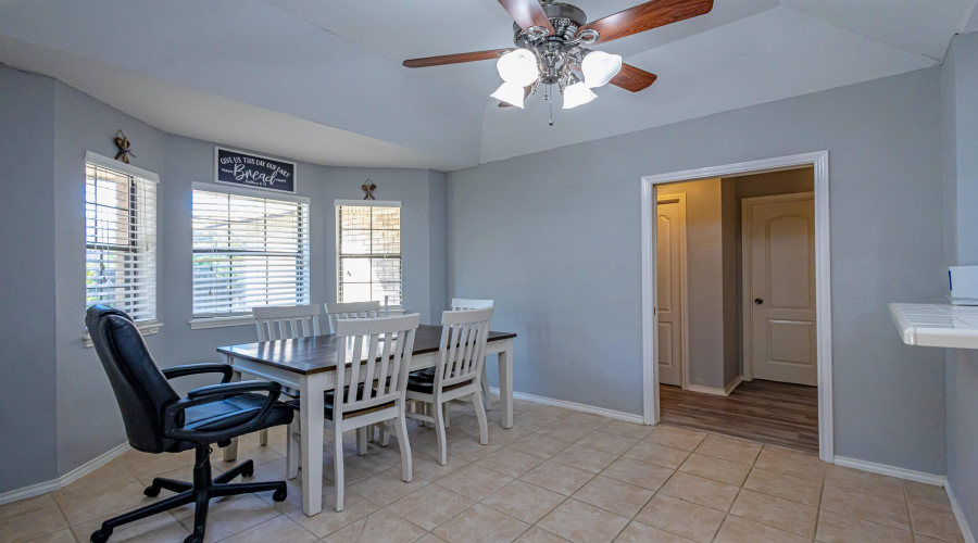 1612 Orange Blossom Lp, Laredo, Texas 78045, 3 Bedrooms Bedrooms, 5 Rooms Rooms,2 BathroomsBathrooms,Residential,For Sale,1612 Orange Blossom Lp,20263840