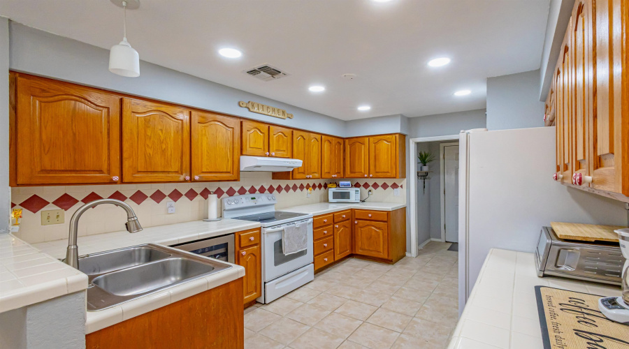 1612 Orange Blossom Lp, Laredo, Texas 78045, 3 Bedrooms Bedrooms, 5 Rooms Rooms,2 BathroomsBathrooms,Residential,For Sale,1612 Orange Blossom Lp,20263840