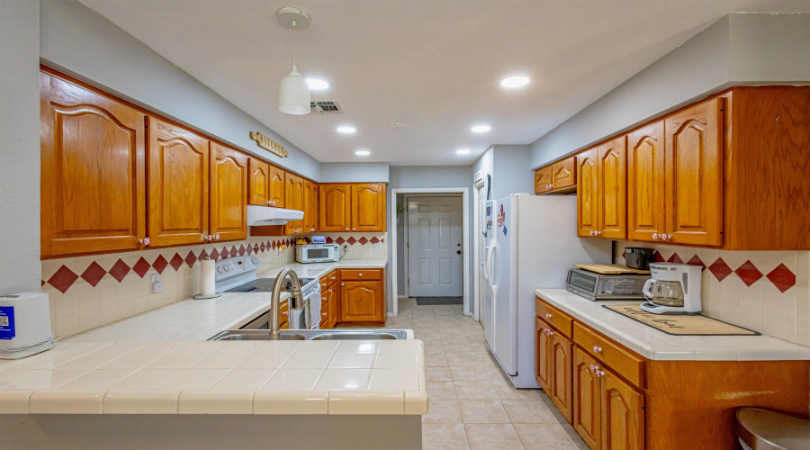 1612 Orange Blossom Lp, Laredo, Texas 78045, 3 Bedrooms Bedrooms, 5 Rooms Rooms,2 BathroomsBathrooms,Residential,For Sale,1612 Orange Blossom Lp,20263840