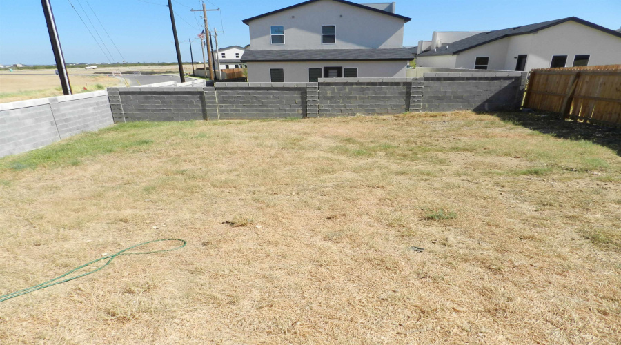 4002 Pavo Real Ln., Laredo, Texas 78046, 4 Bedrooms Bedrooms, 5 Rooms Rooms,2 BathroomsBathrooms,Residential,For Sale,4002 Pavo Real Ln.,20263842